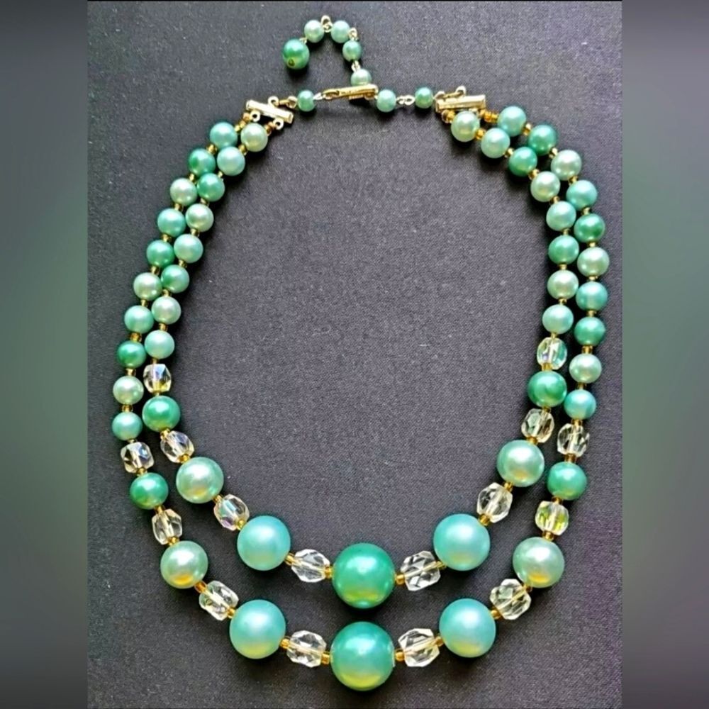 Vtg Japan Multi-Green 2 Strand Cut Aurora Borealis Crystal Necklace, Glowy Beads